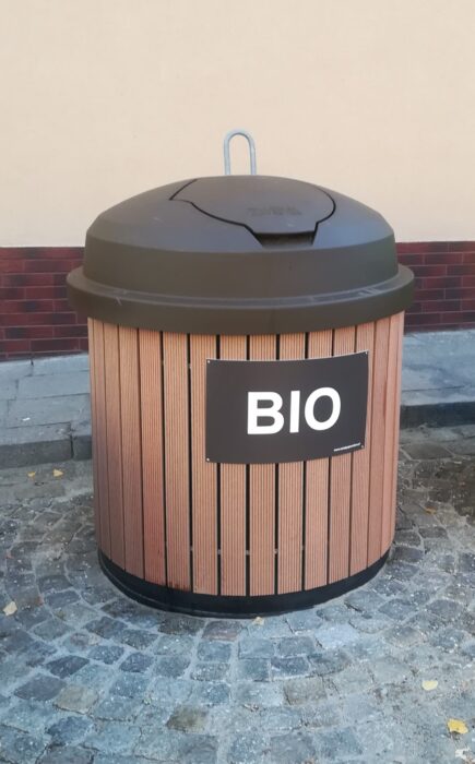 Porządki przed latem w ogrodzie – co zrobić z nadmiarem trawy i gałęzi, gdy Twój kosz Bio jest pełny?